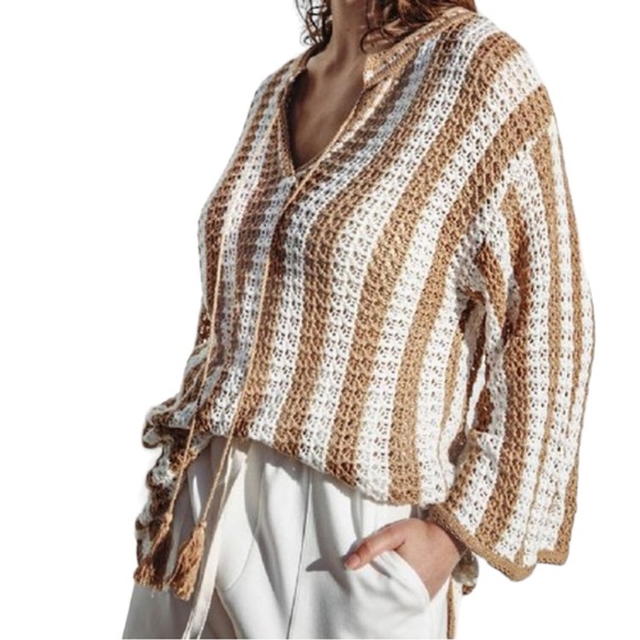 157. Women’s Tan/Cream Stripe Tassel Knit Tunic NWT - Picture 2 of 4